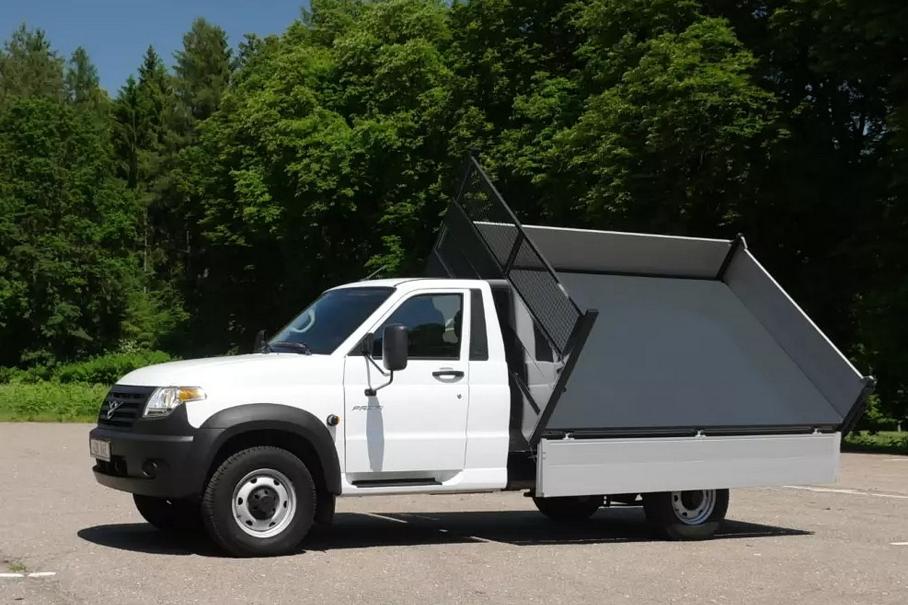 В Чехии продают самосвал-сельхозник на шасси УАЗ «Профи»