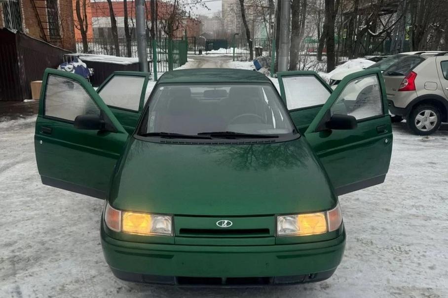 Под Москвой продают почти новый ВАЗ-2110, простоявший в гараже 20 лет