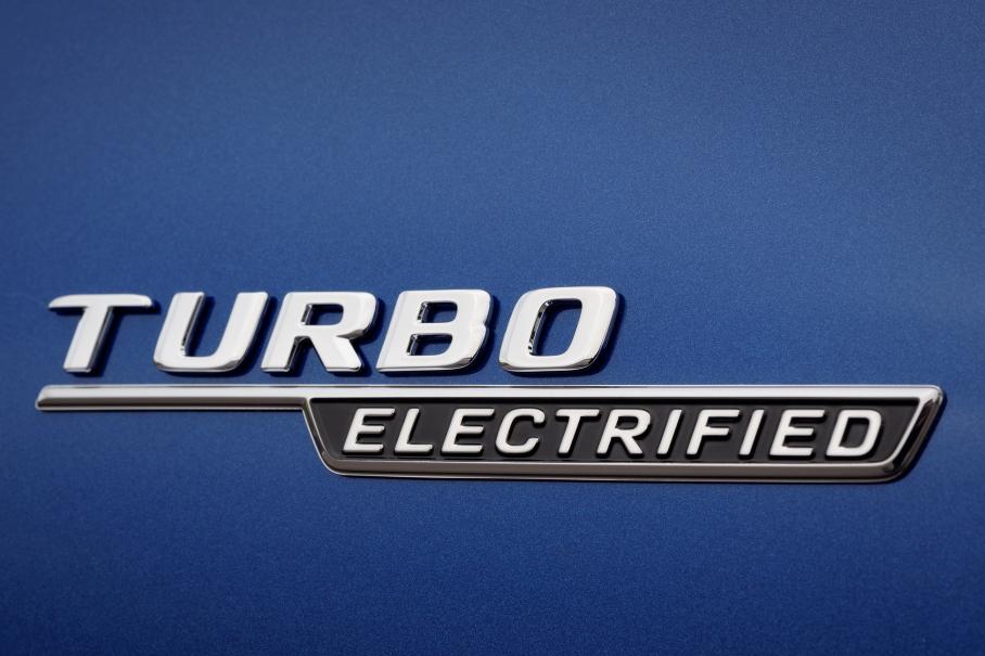 Mercedes-AMG отправит в отставку C 63: ребрендинг и новый мотор