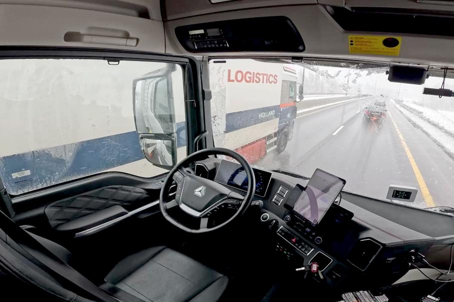 Стало известно, когда беспилотные машины выйдут на дороги общего пользования в России