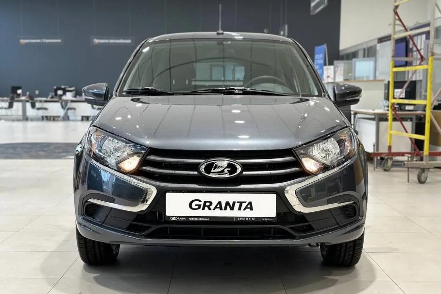 АвтоВАЗ ответил, когда Iskra окончательно заменит Granta