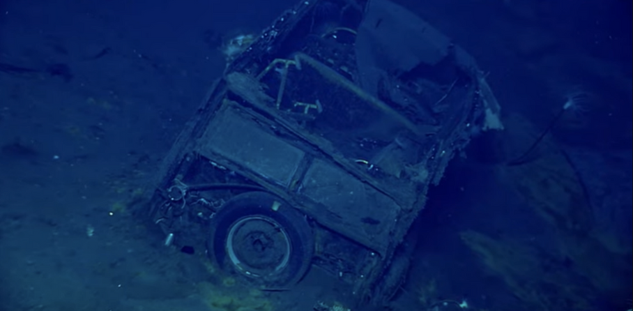 На затонувшем авианосце нашли засекреченный автомобиль