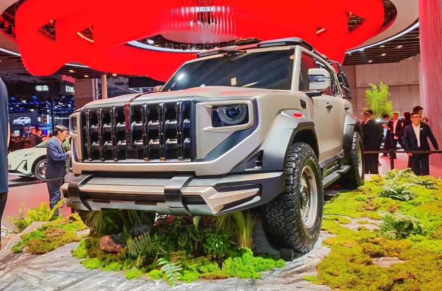 Брутальный внедорожник Hongqi дебютировал в Шанхае