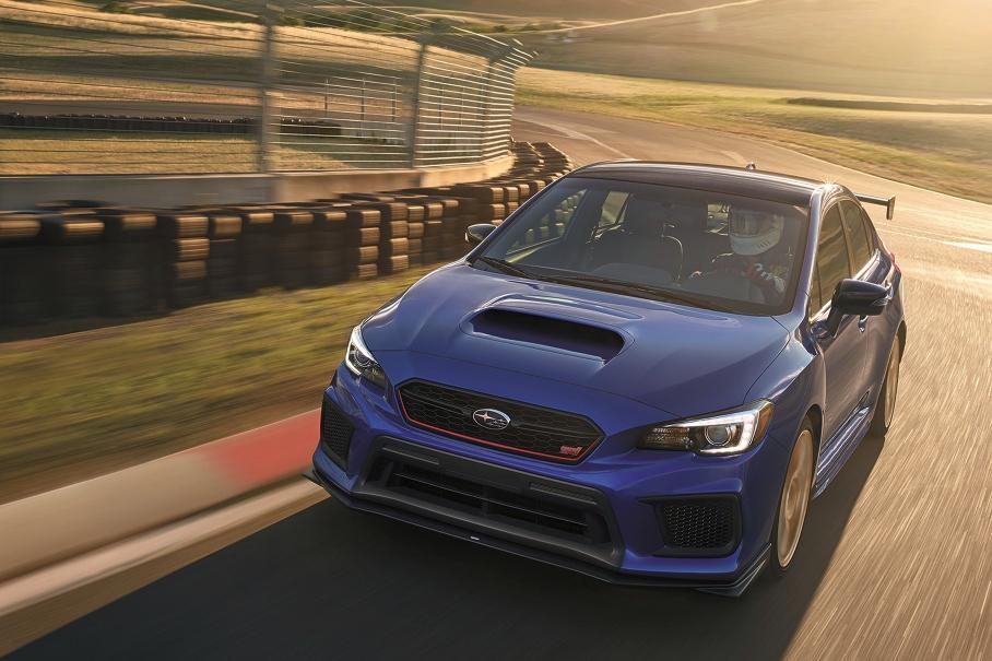 Subaru «зарядила» седан WRX STI и сделала легче