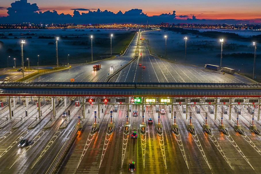 На участке М-11 ввели дачные тарифы — теперь проезд будет стоить дороже