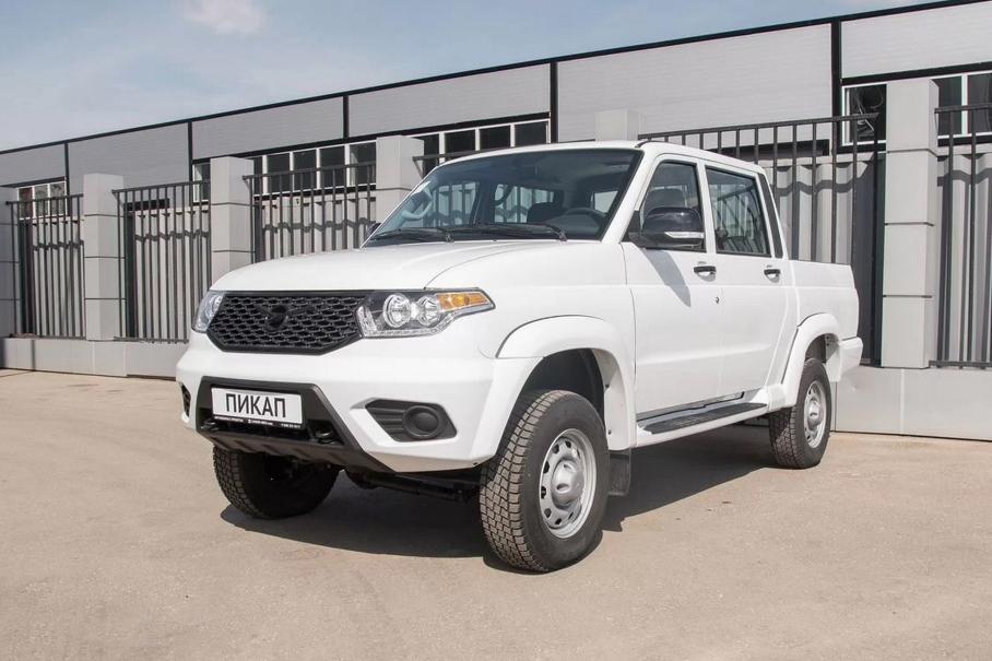 УАЗ с трудом удержал третье место по продажам пикапов в России