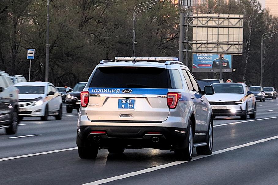 Фотофакт: в России у МВД появились номера в американском стиле