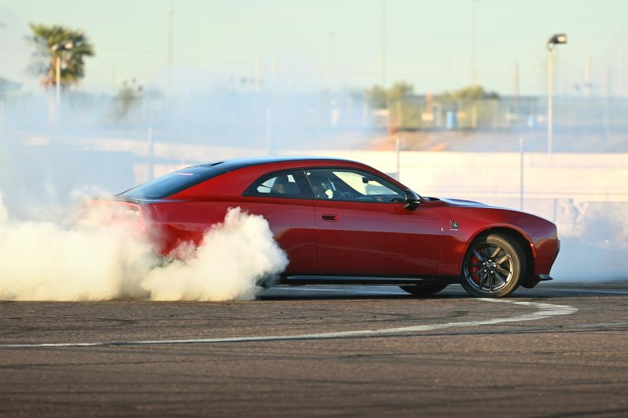 Новый Dodge Charger провалился на рынке и лишится базовой версии