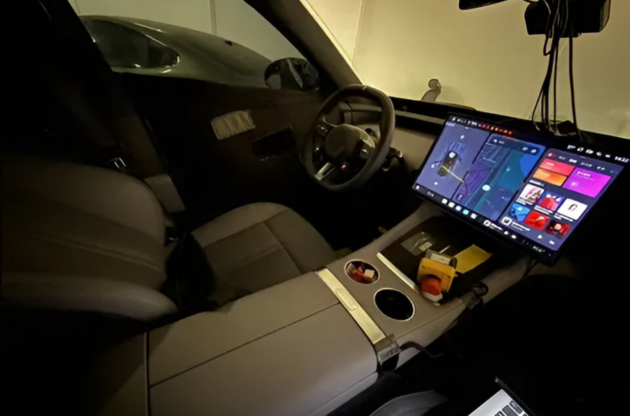 Салон Xiaomi YU7