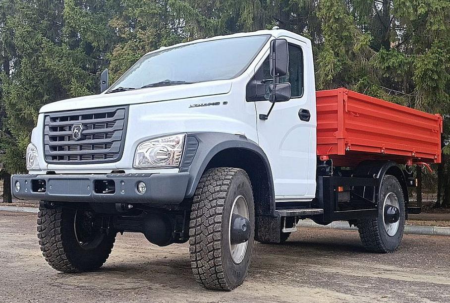 ГАЗ показал полноприводный самосвал-сельхозник нового поколения