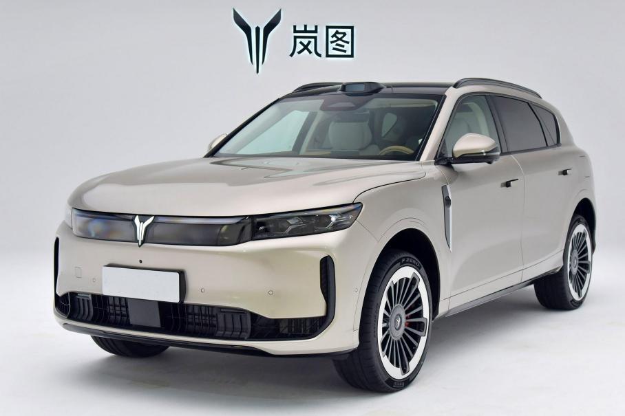 Выпускаемый в России Voyah Free: «живые» фото после рестайлинга