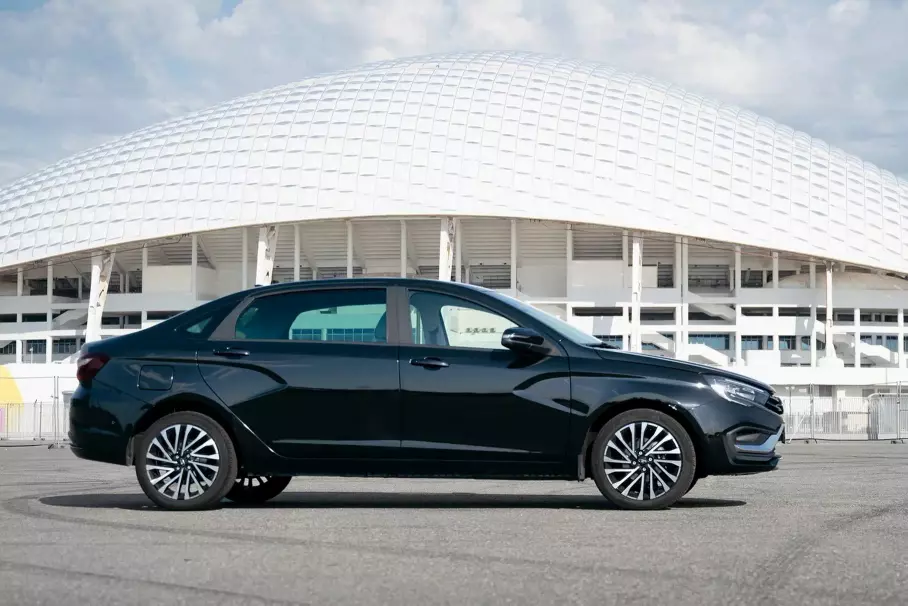 У Lada Aura может появиться битопливная версия