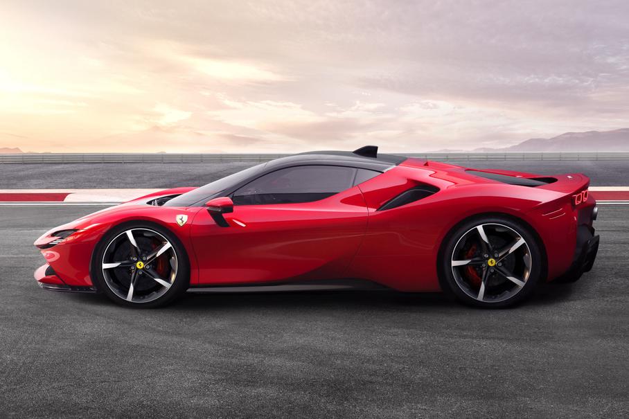 Представлен 1000-сильный гибрид Ferrari SF90 Stradale