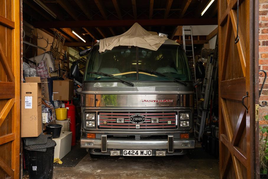 В Великобритании продают кемпер Airstream, простоявший 20 лет в сарае