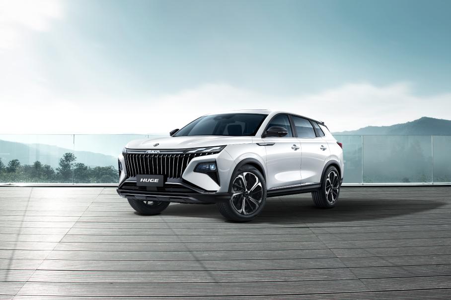 Раскрыто оснащение нового Dongfeng Huge, который ждут в России