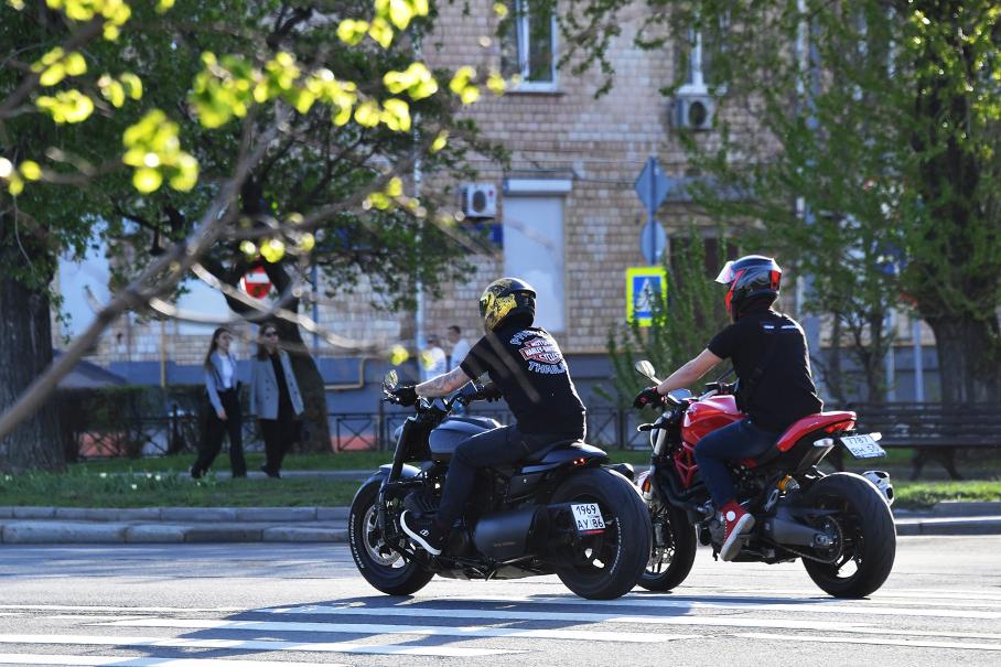 Штраф за шум от машин и мотоциклов в России хотят увеличить в десять раз