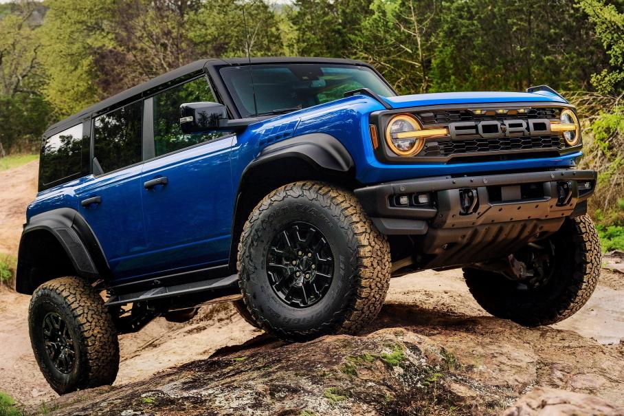 Ford резко снизил цены супервнедорожников Bronco Raptor