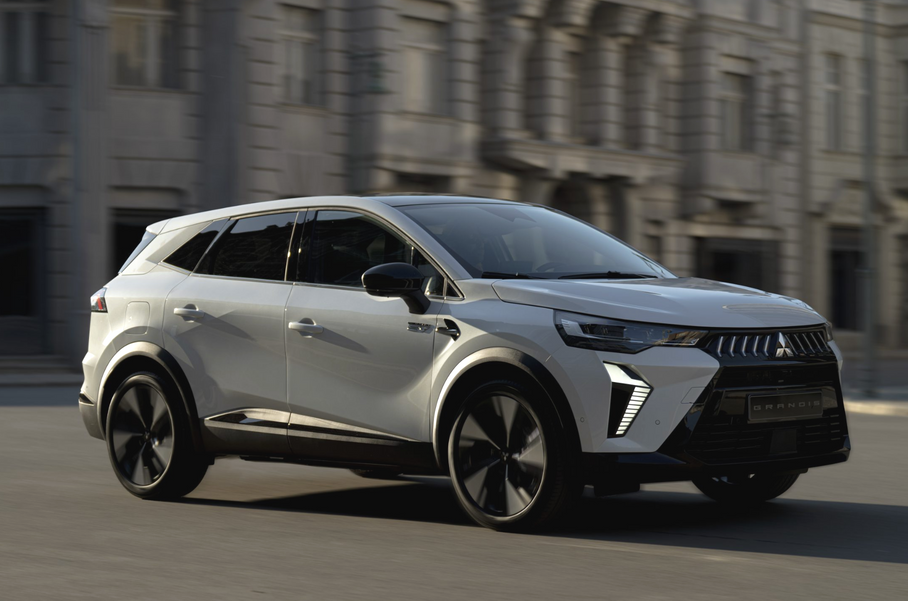 Mitsubishi возродила Grandis. Теперь это перелицованный кроссовер Renault