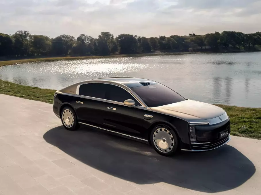 Суперседан Maextro S800 продаётся лучше, чем BMW, Maybach и Porsche