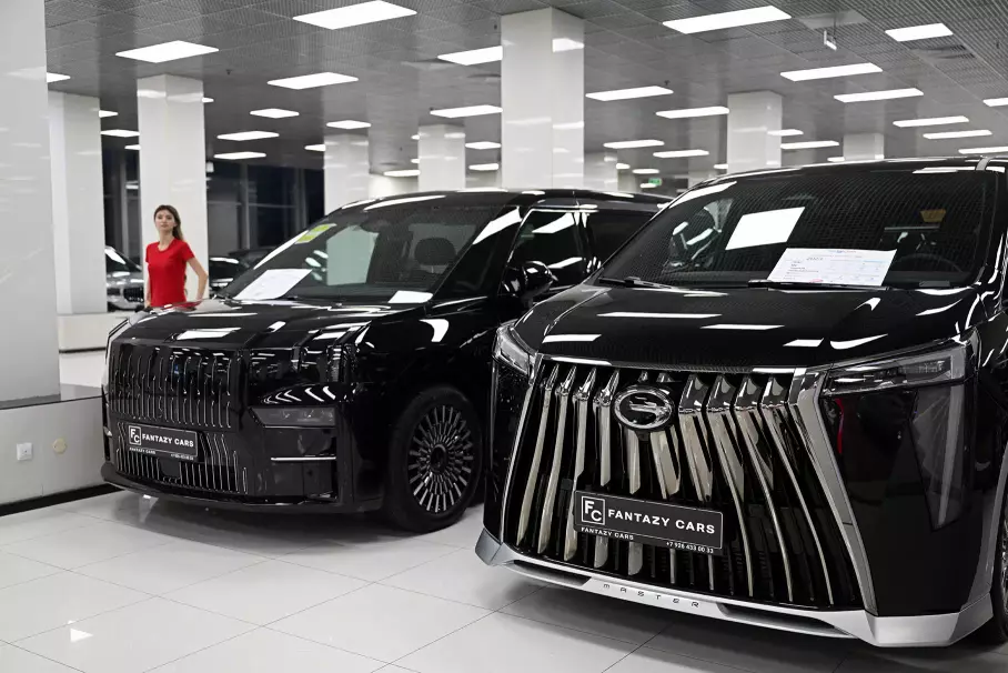 Китай рекордно сократил поставки автомобилей в Россию