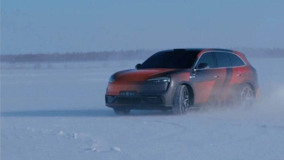 семейный кроссовер Aito M6