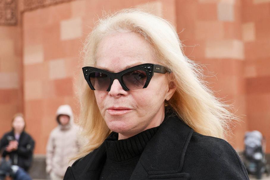 Лариса Долина