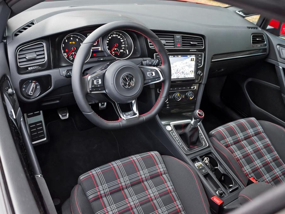 Водителя, перепутавшего переднюю и заднюю передачи, отдали под суд