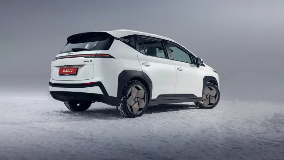 В России наладили выпуск нового кроссовера за 2,5 млн рублей