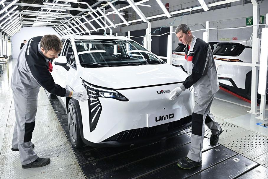 Стало известно, где можно купить новый российский кроссовер UMO 5