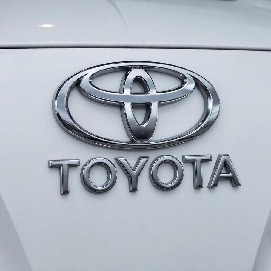 логотип Toyota