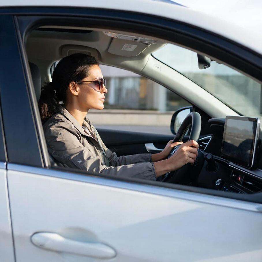 женщина за рулем