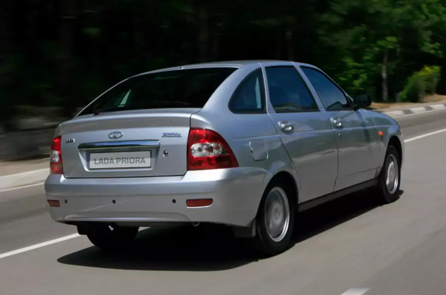 Названы 5 самых надежных подержанных автомобилей за 300 тысяч рублей