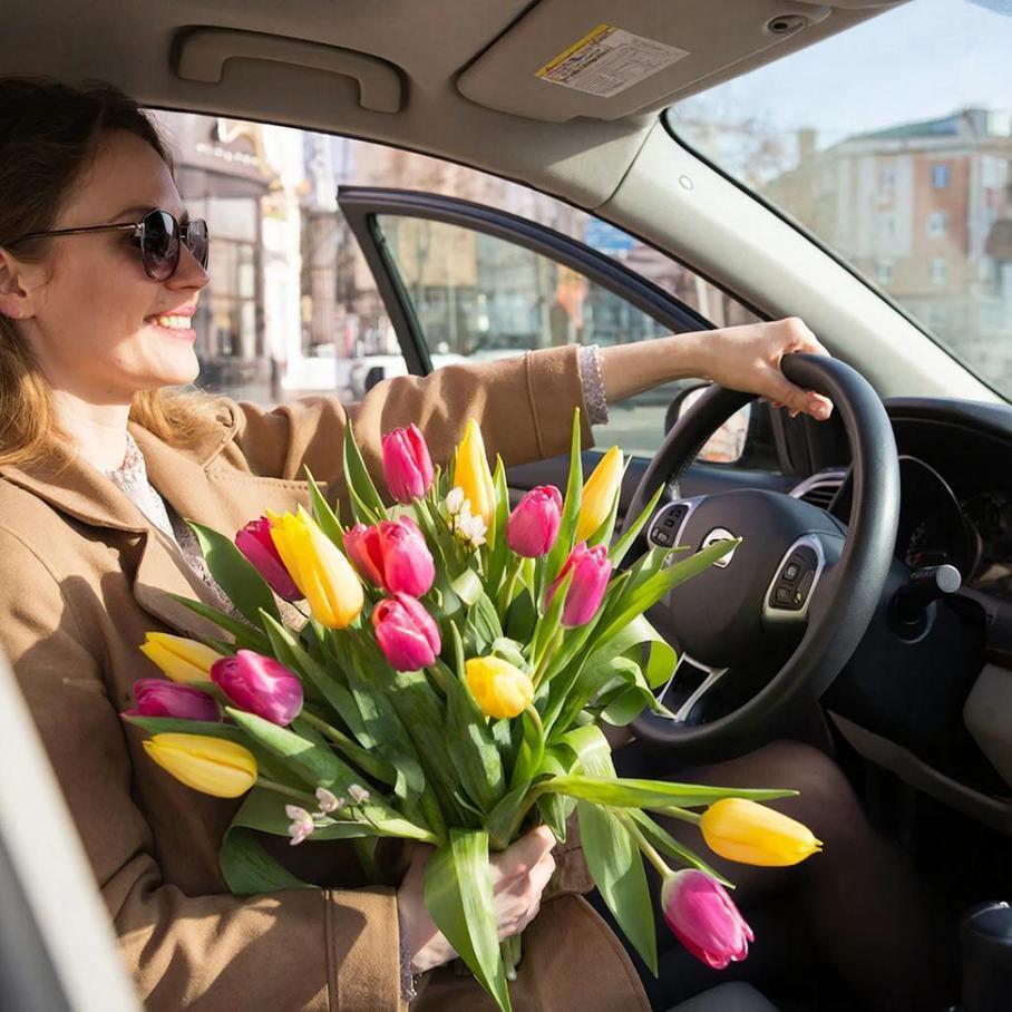 женщина за рулем