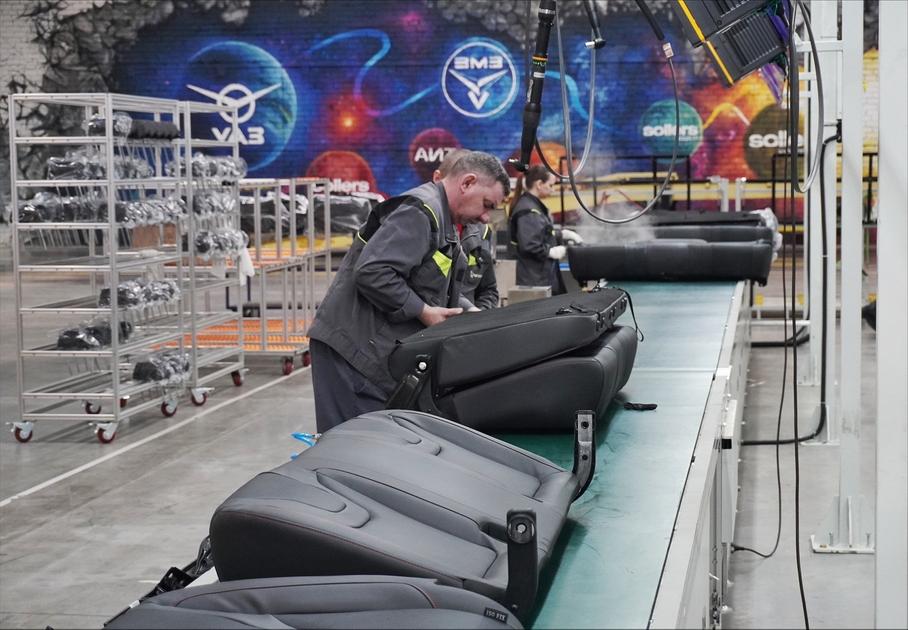 Производство сидений на индустриальной площадке УАЗа