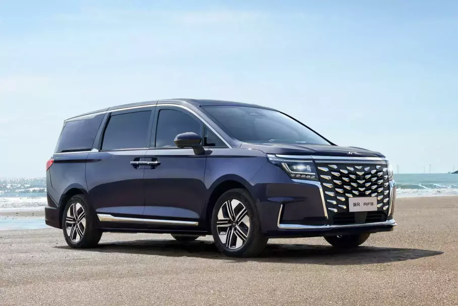 Минивэн JAC Refine RF8