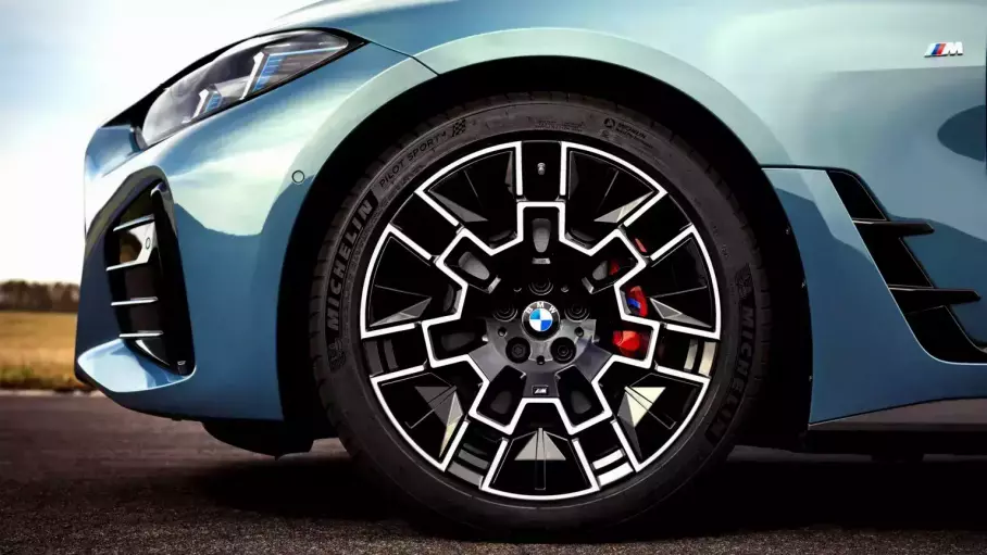 BMW i4