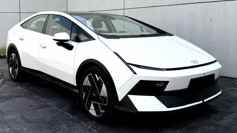 Ioniq V