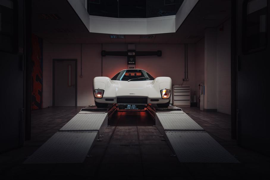 McLaren M6GT