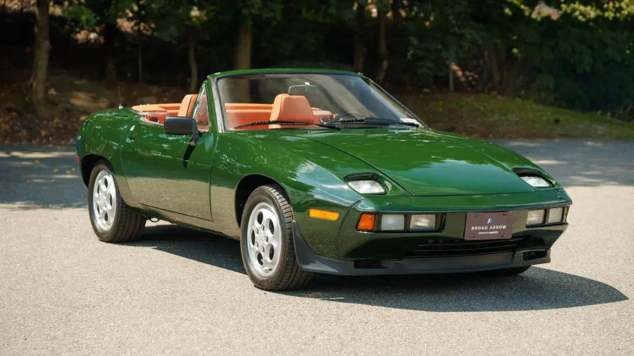 Porsche 928 Straman