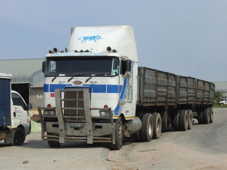 Peterbilt 362