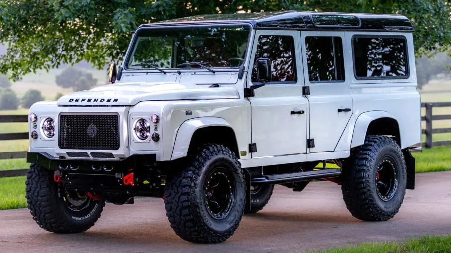 Land Rover Defender 110