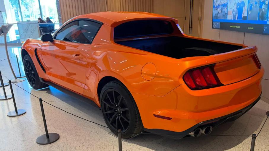 Ford Mustang с кузовом пикап